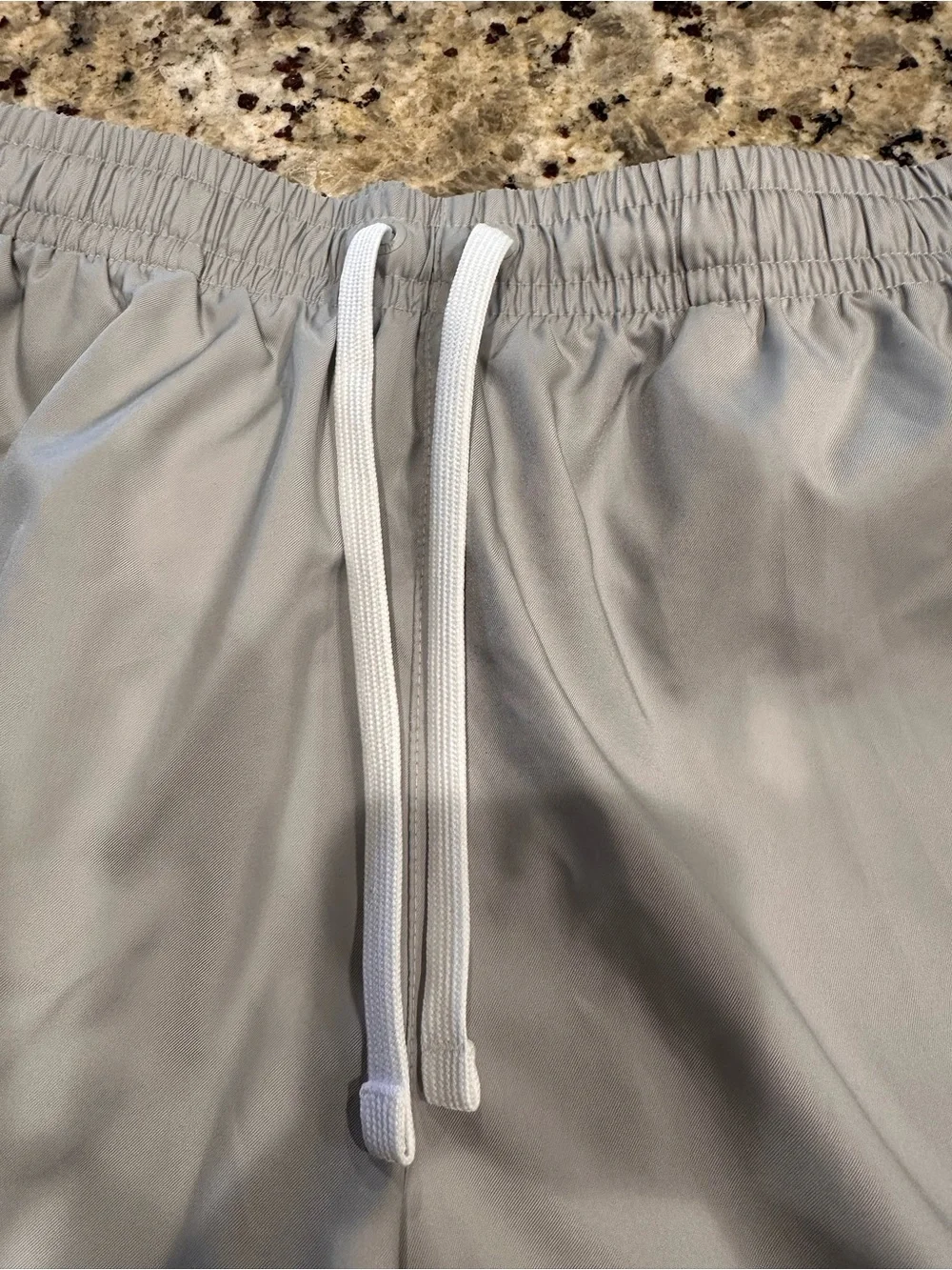 Nike Men's Woven Flow Shorts, size large. NEW